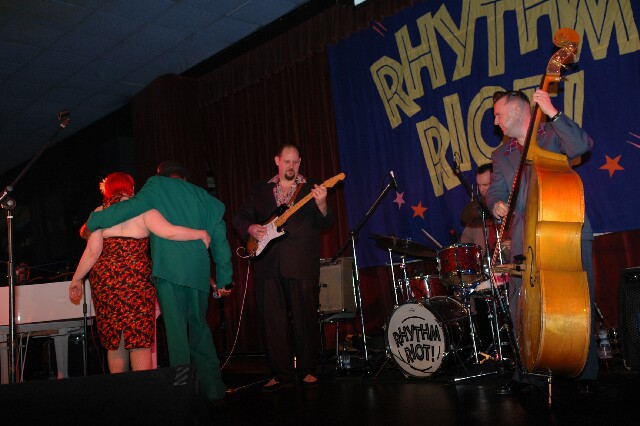 min 2007 11 24 riot 359